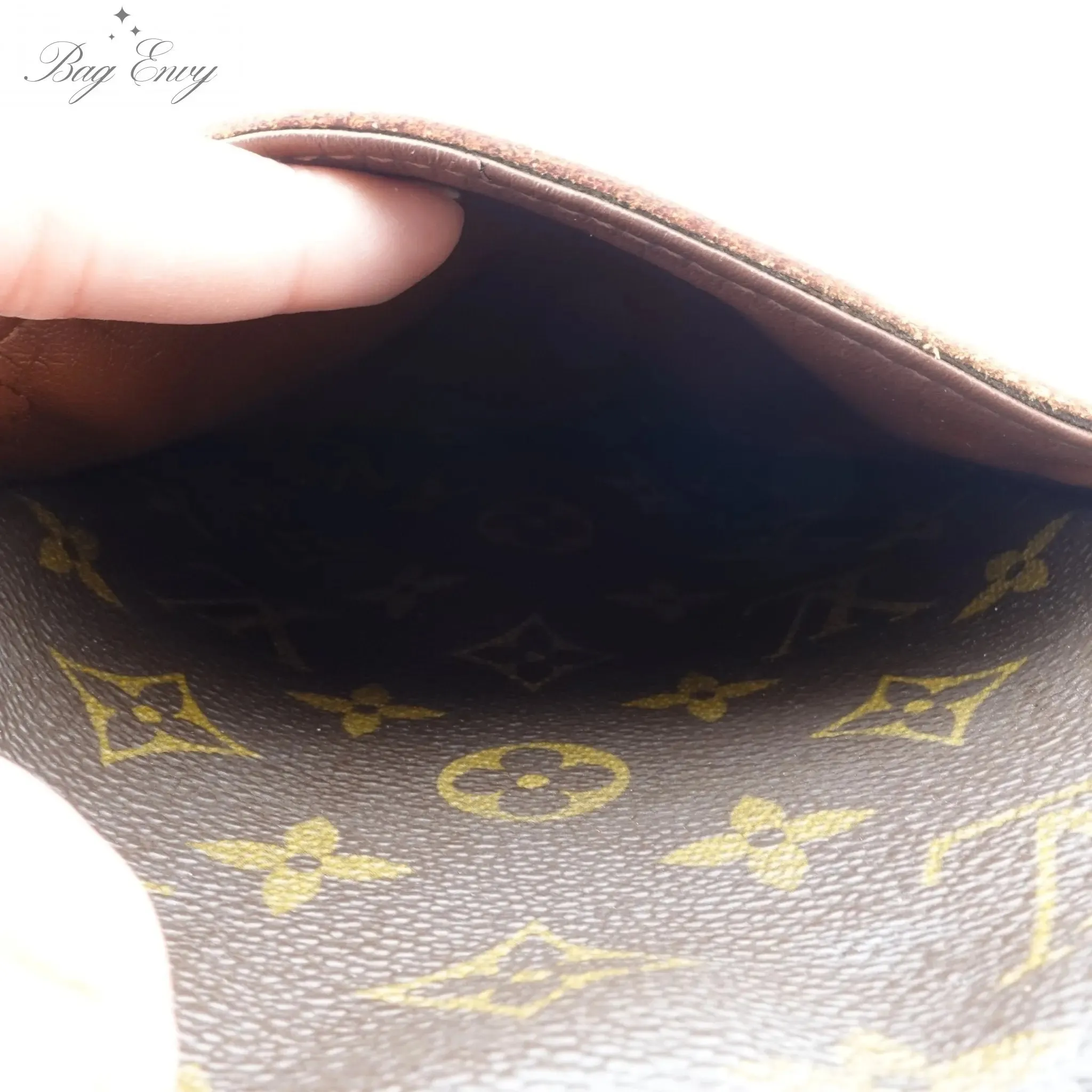 LOUIS VUITTON Monogram Danube 21