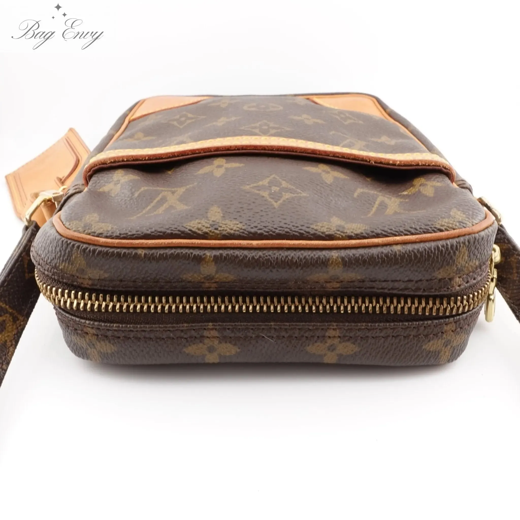 LOUIS VUITTON Monogram Danube 21